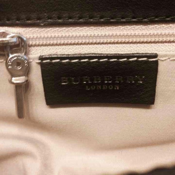 💯% Authentic Burberry Horsebit Purse - Picture 3 of 4