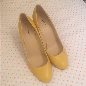 Yellow leather Mary Jane pumps sz 8