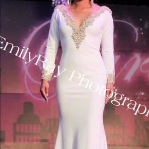 Prom /pageant dress Tony Bowls