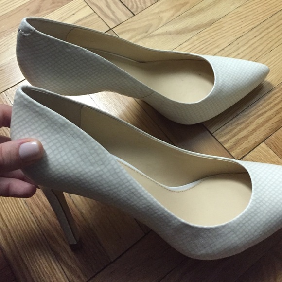 Pumps - Picture 2 of 4