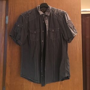 Like new men's short sleeved Helix top