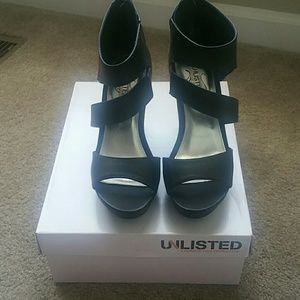 *Final Markdown*NEW * Kenneth Cole Unlisted Wedges