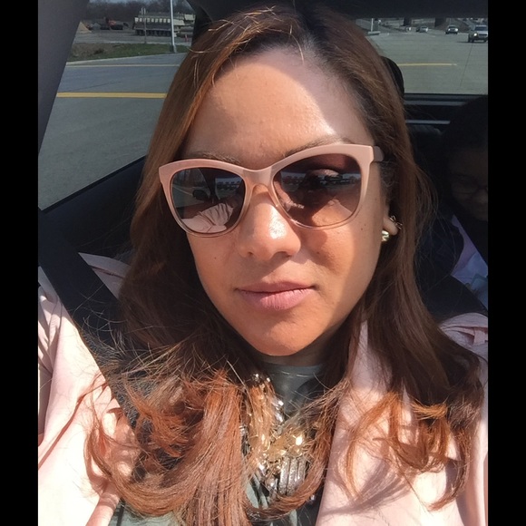 Meet your Posher, Melanie - Picture 3 of 4