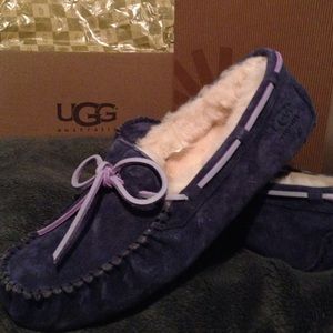 🆕 NWT UGG Dakota Slippers
