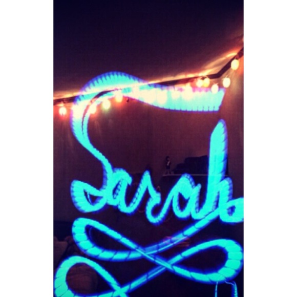 Meet your Posher, Sarah - Picture 3 of 3