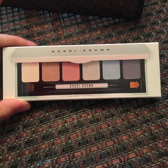 Bobbi Brown Other - FIRM PRICE🎉Bobbi Brown eyeshadow palett