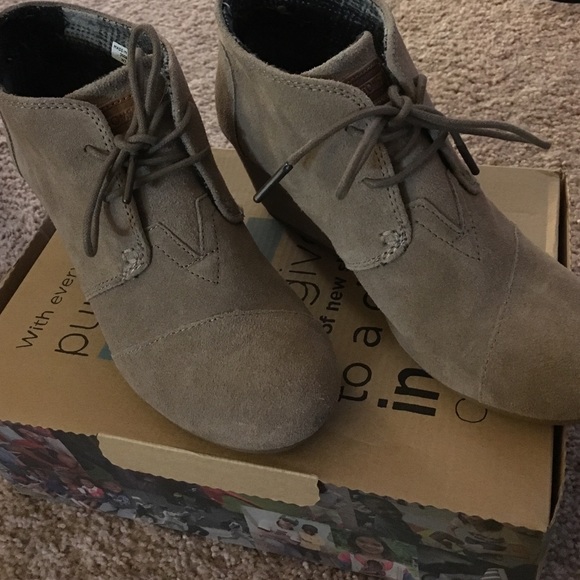 TOM desert wedge