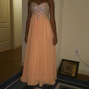 PEACH PROM/EVENING DRESS FULL LENGTH