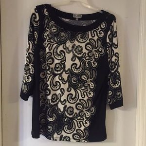 Black/white swirl top