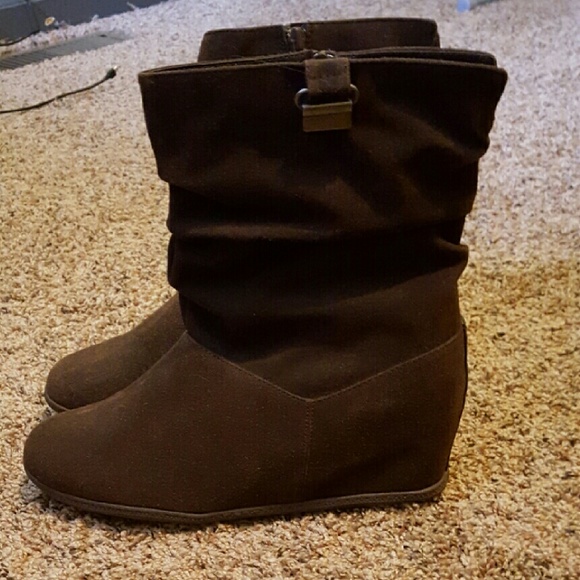 Avon Cushion Walk Boots