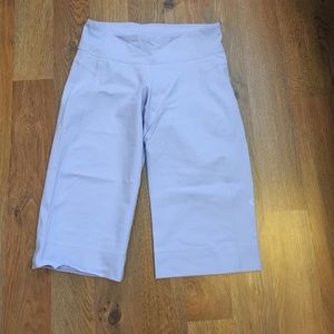 Lululemon women's capris. Light violet color