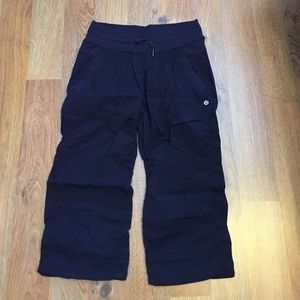 Lululemon women's dark blue capris. Very nice