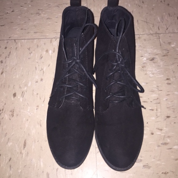 Suede black boots