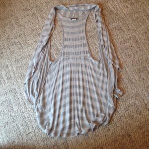 Comfortable cardigan, no sleeves