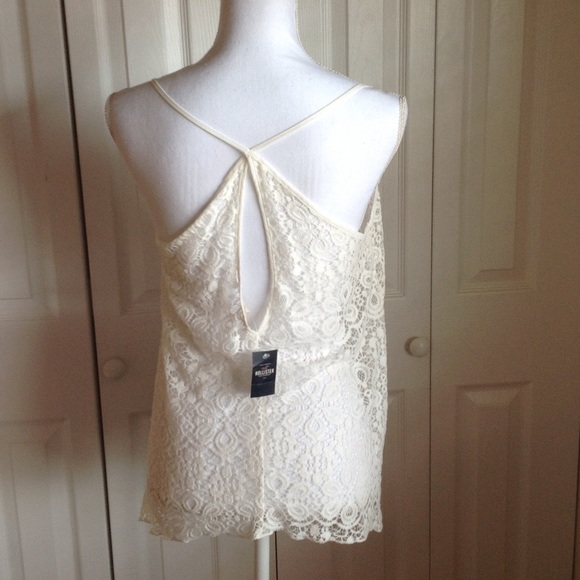 🎉 SOLD🎉 Hollister appliqué racer back tank - Picture 2 of 2