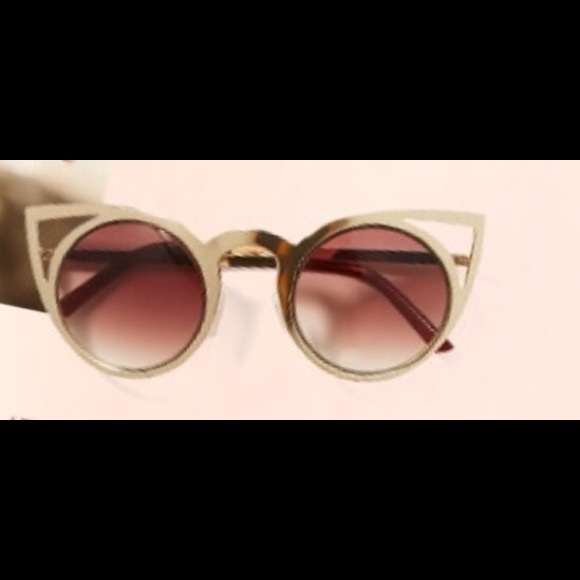 $12 SALE Round cat eye sunglasses
