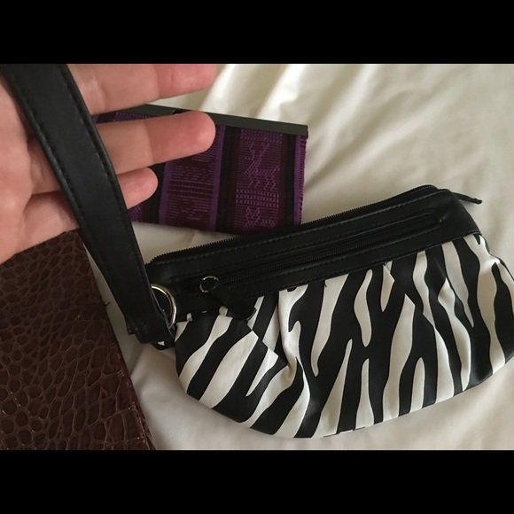 👭GIFTED 👭Clutch Wristlet Wallet Bundle - Picture 4 of 4