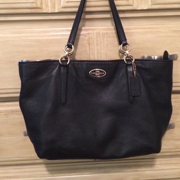 Authentic Black Coach Tote 👜