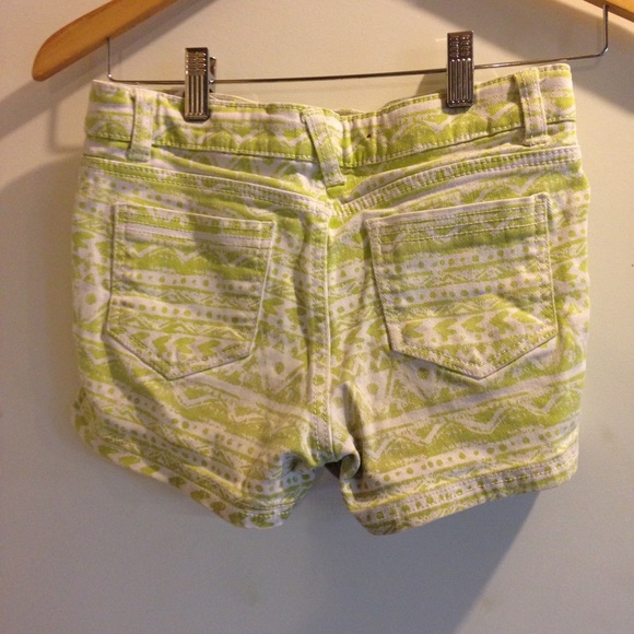 Aztec shorts - Picture 2 of 2