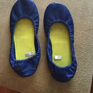 Sox-tab. Thin blue ballet flats.