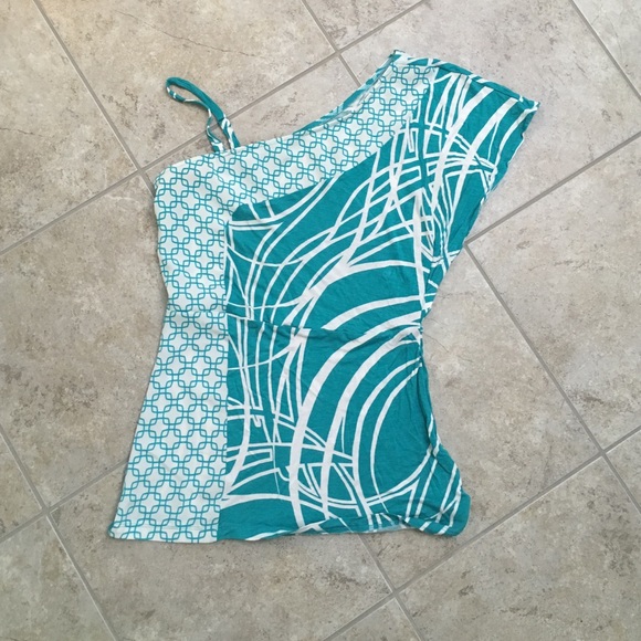Teal and white cold shoulder geometric top