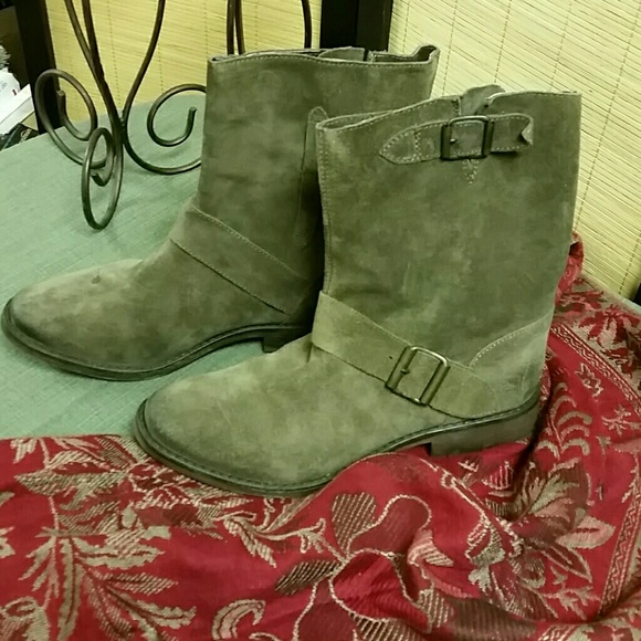 Stylish soho Suede boots - Picture 1 of 3