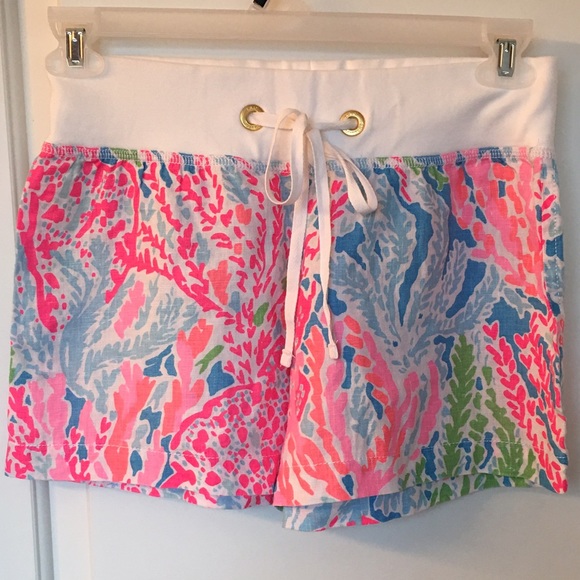 Lilly Pulitzer, Let's Cha Cha beach shorts. Size S