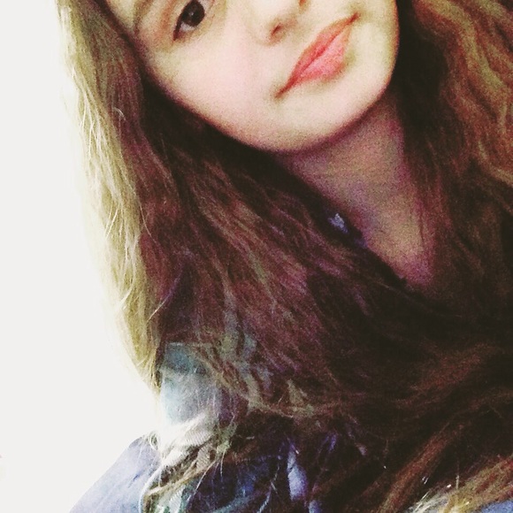 Meet your Posher, Sierra - Picture 1 of 1