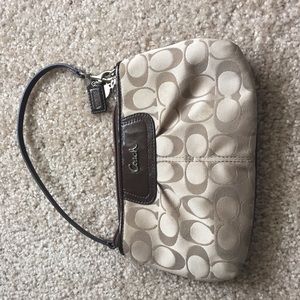🌟Coach wristlet - Perfect for summer!!