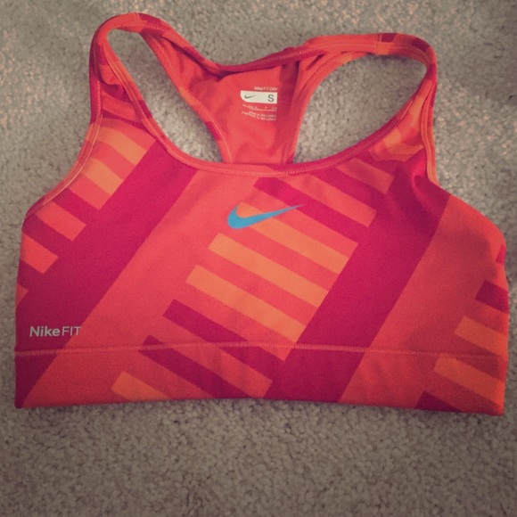 Nike fit sports bra