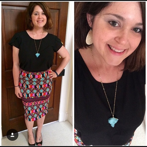 Meet your Posher, Teri!❤️ - Picture 2 of 4