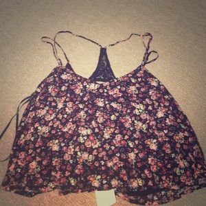 nice tank top/crop top