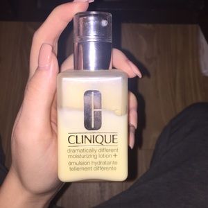 Clinique dramatically different moisturizer