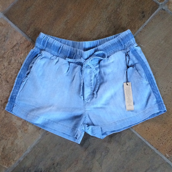🍃💗NWT Denim Chambray Shorts