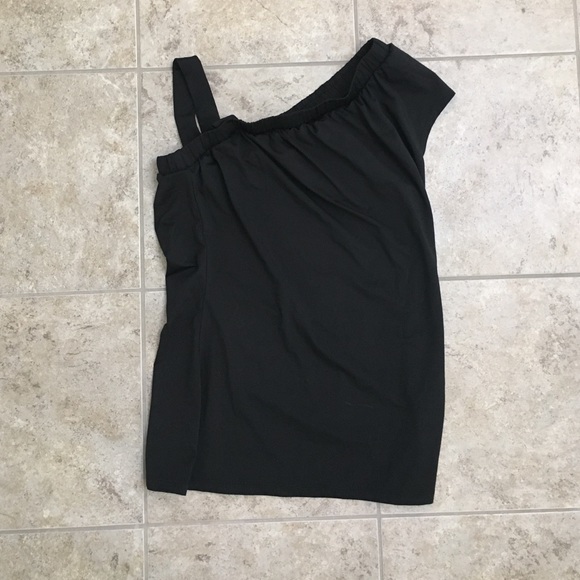 Gap body cold shoulder top
