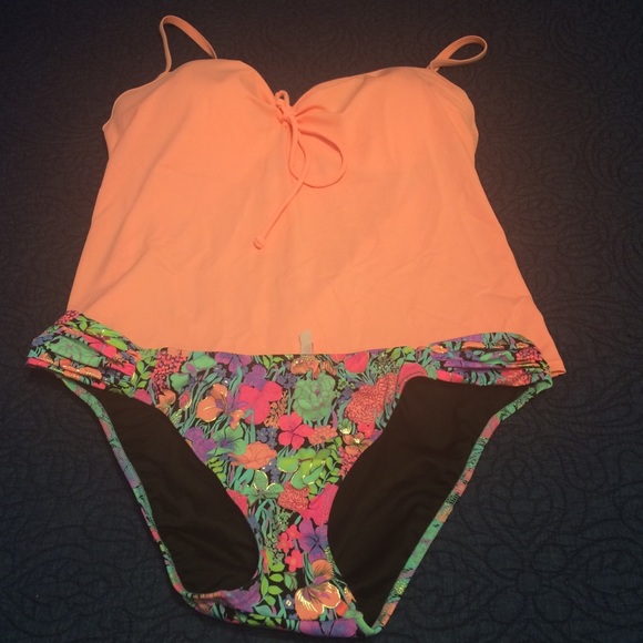 Tikini bathing suite