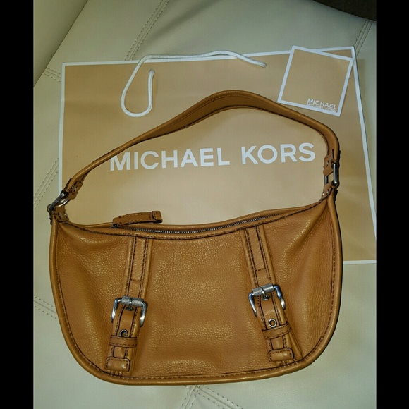 Authentic Michael Kors Leather shoulder bag