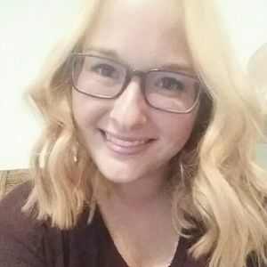 Meet your Posher, Caroline