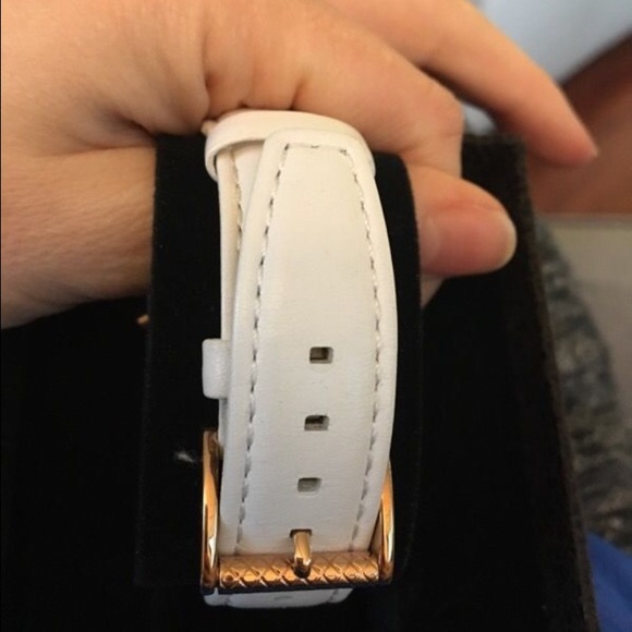 Andrew Marc White Wristwatch with Box - Picture 2 of 3