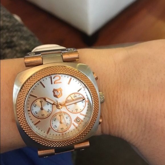 Andrew Marc White Wristwatch with Box - Picture 3 of 3