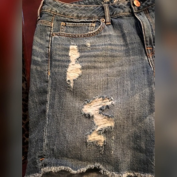 AE•American Eagle•Denim •Jean•Distressed Shorts - Picture 2 of 4