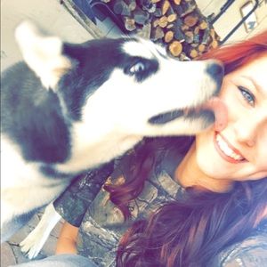 Meet your Posher, Xequoia