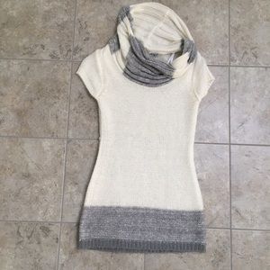 Cream and gray short sleeved sweater tunic dress