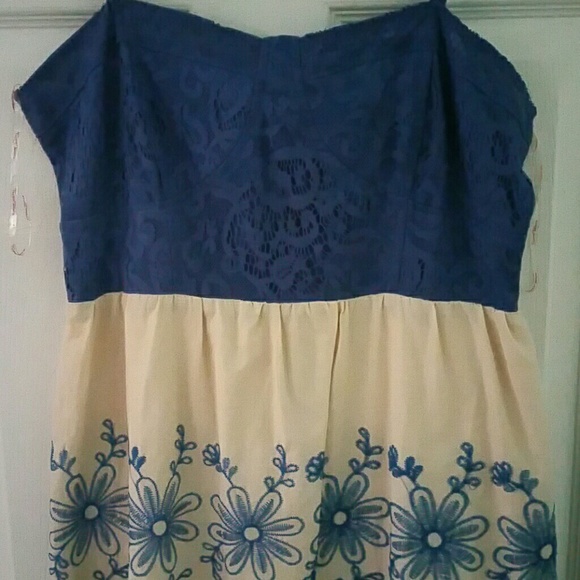 **SOLD**FLOWER BOHO FLYING TOMATO DRESS NWOT!! - Picture 4 of 4