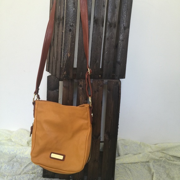 Steve Madden Handbags - Steve Madden cross over