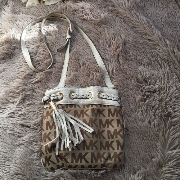 SOLD Michael Kors Cross Body - Picture 1 of 4