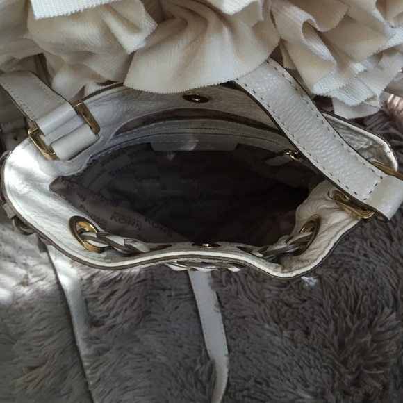 SOLD Michael Kors Cross Body - Picture 3 of 4