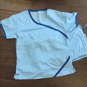 Iguana light blue scrubs size medium
