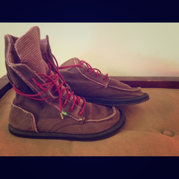 Sanuk Boots