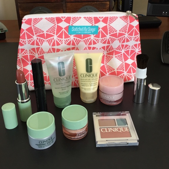 10 piece Clinique makeup and skincare set. New